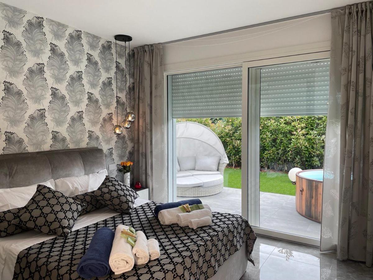 Villa Karolina Desenzano del Garda Luaran gambar