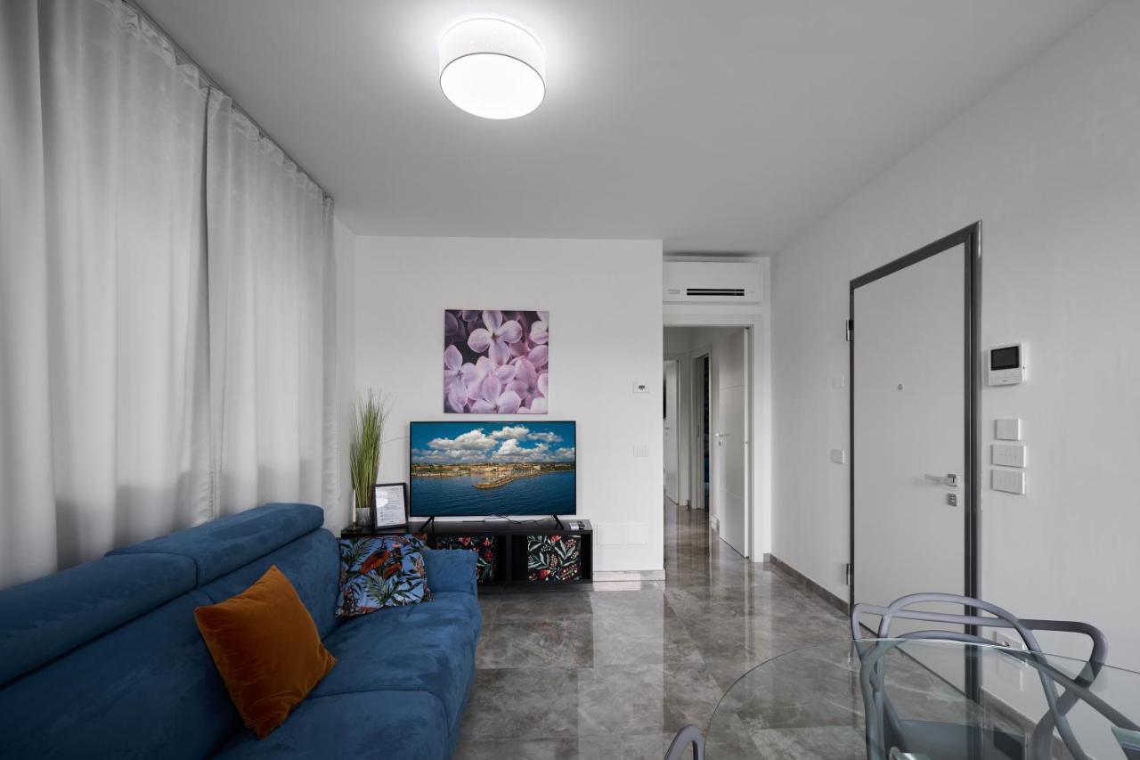 Villa Karolina Desenzano del Garda Luaran gambar