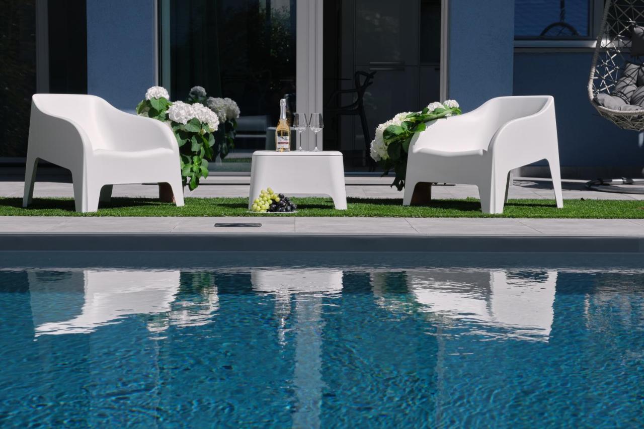 Villa Karolina Desenzano del Garda Luaran gambar